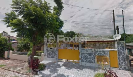Casa com 4 quartos à venda na Rua Professor Rubens Guelli, 80, Vila Nova, Porto Alegre, 95 m2 por R$ 259.000