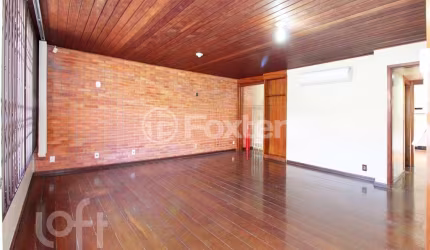 Casa com 3 quartos à venda na Rua Bispo William Thomas, 88, Teresópolis, Porto Alegre, 250 m2 por R$ 849.000