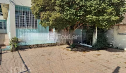Casa com 3 quartos à venda na Avenida Saturnino de Brito, 523, Vila Jardim, Porto Alegre, 389 m2 por R$ 945.000