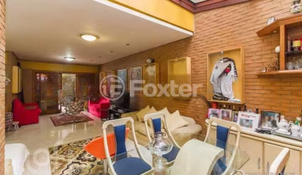 Casa com 3 quartos à venda na Avenida Porto Alegre, 145, Medianeira, Porto Alegre, 278 m2 por R$ 1.092.000