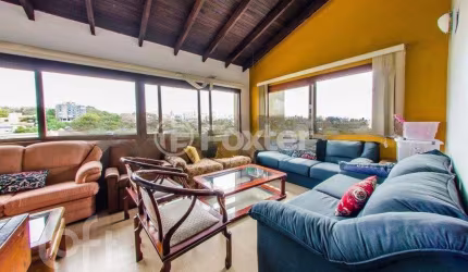 Casa com 3 quartos à venda na Rua Estácio de Sá, 78, Chácara das Pedras, Porto Alegre, 415 m2 por R$ 2.137.500