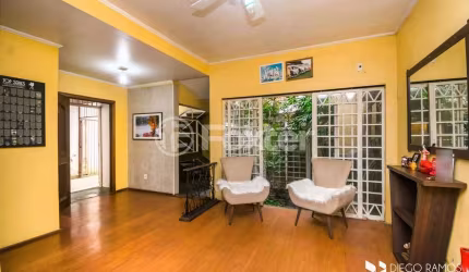 Casa com 5 quartos à venda na Rua Palestina, 53, Jardim do Salso, Porto Alegre, 980 m2 por R$ 1.170.000