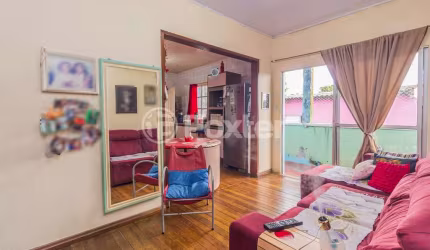 Casa com 3 quartos à venda na Avenida Bernardino Silveira de Amorim, 2046, Santa Rosa de Lima, Porto Alegre, 230 m2 por R$ 270.750
