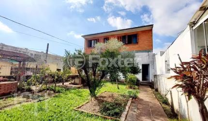 Casa com 3 quartos à venda na Rua Vinte e Cinco de Julho, 55, Santa Maria Goretti, Porto Alegre, 292 m2 por R$ 790.000