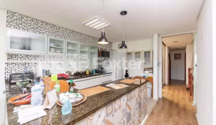 Casa com 2 quartos à venda na Rua Juruá, 106, Jardim São Pedro, Porto Alegre, 227 m2 por R$ 560.000