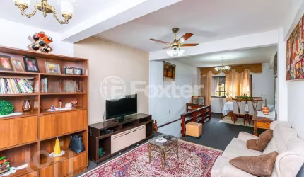 Casa com 4 quartos à venda na Rua Barão de Bagé, 810, Vila Jardim, Porto Alegre, 300 m2 por R$ 749.000