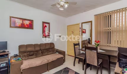 Apartamento com 2 quartos à venda na Rua Luís César Leal, 55, Rubem Berta, Porto Alegre, 50 m2 por R$ 130.000