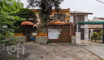 Casa com 5 quartos à venda na Rua Santos Neto, 40, Petrópolis, Porto Alegre, 200 m2 por R$ 780.000