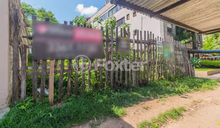 Terreno comercial à venda na Rua Bezerra de Menezes, 384, Passo da Areia, Porto Alegre, 374 m2 por R$ 740.000