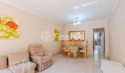 Casa com 4 quartos à venda na Travessa Serafim Terra, 42, Jardim Botânico, Porto Alegre, 179 m2 por R$ 790.000