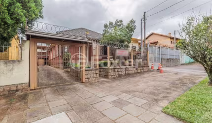 Casa comercial com 1 sala à venda na Rua Frederico Etzberger, 252, Nonoai, Porto Alegre, 315 m2 por R$ 586.000