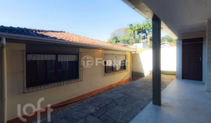 Casa com 3 quartos à venda na Rua Felipe Becker, 419, Três Figueiras, Porto Alegre, 300 m2 por R$ 1.195.000