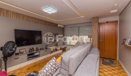 Casa com 2 quartos à venda na Estrada Vila Maria, 154, Cavalhada, Porto Alegre, 125 m2 por R$ 750.000