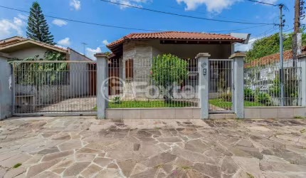 Casa com 3 quartos à venda na Rua Doutor Jorge Fayet, 651, Chácara das Pedras, Porto Alegre, 360 m2 por R$ 1.400.000