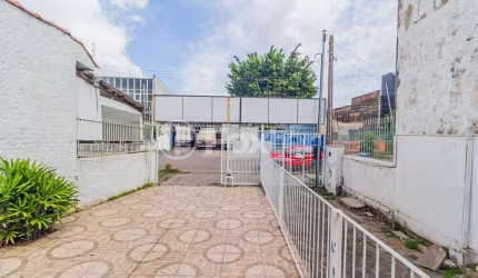 Casa com 4 quartos à venda na Avenida Pernambuco, 74, Navegantes, Porto Alegre, 84 m2 por R$ 220.000