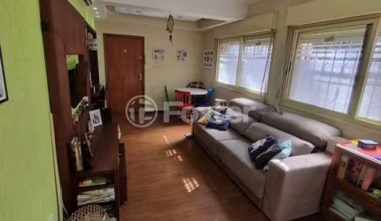 Apartamento com 2 quartos à venda na Rua Sarmento Leite, 1048, Cidade Baixa, Porto Alegre, 51 m2 por R$ 245.000