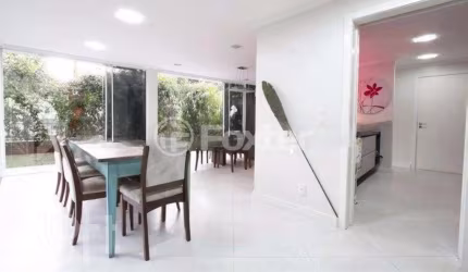Casa em condomínio fechado com 3 quartos à venda na Rua Tocantins, 540, Lomba do Pinheiro, Porto Alegre, 380 m2 por R$ 1.500.000