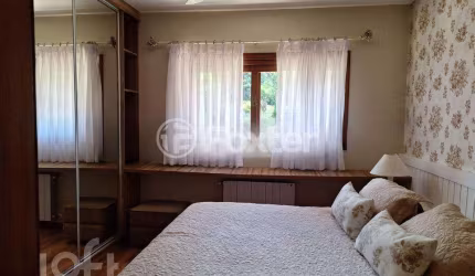 Casa com 3 quartos à venda na Rua Ladeira Das Azaléias, 385, Três Pinheiros, Gramado, 161 m2 por R$ 1.400.000