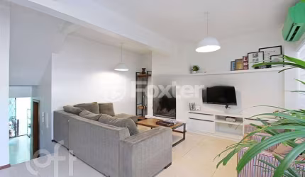 Casa com 3 quartos à venda na Rua Liberal, 1300, Tristeza, Porto Alegre, 209 m2 por R$ 620.000