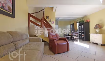 Casa com 3 quartos à venda na Rua Doutor Deoclécio Pereira, 47, Jardim Floresta, Porto Alegre, 177 m2 por R$ 619.000