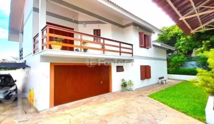 Casa com 4 quartos à venda na Rua Alberto Torres, 730, Pátria Nova, Novo Hamburgo, 195 m2 por R$ 795.000