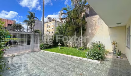 Casa com 2 quartos à venda na Avenida Grécia, 539, Passo da Areia, Porto Alegre, 150 m2 por R$ 579.000