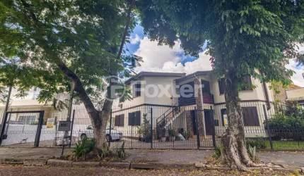 Casa com 5 quartos à venda na Rua Abílio Miller, 53, Jardim Itu Sabará, Porto Alegre, 244 m2 por R$ 800.000