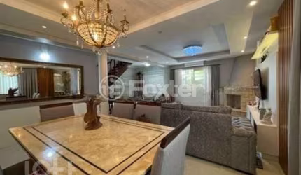 Casa com 3 quartos à venda na Rua Doutora Noemi Valle Rocha, 165, Serraria, Porto Alegre, 299 m2 por R$ 807.900