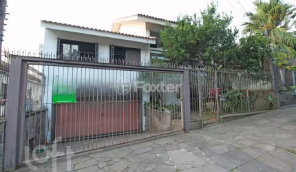 Casa com 5 quartos à venda na Rua Senegal, 230, Vila Ipiranga, Porto Alegre, 450 m2 por R$ 930.000