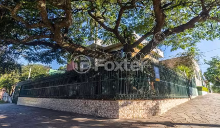 Casa com 5 quartos à venda na Travessa Fortaleza, 10, Nonoai, Porto Alegre, 340 m2 por R$ 750.000