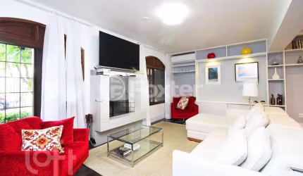 Casa com 4 quartos à venda na Rua Menezes Paredes, 238, Nonoai, Porto Alegre, 211 m2 por R$ 850.000