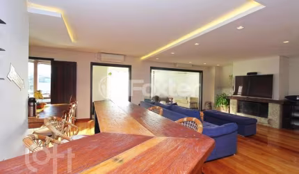 Casa com 4 quartos à venda na Rua Estácio de Sá, 184, Chácara das Pedras, Porto Alegre, 484 m2 por R$ 2.590.000