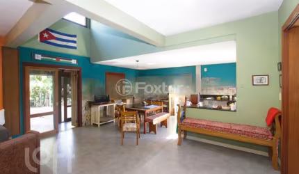 Casa em condomínio fechado com 4 quartos à venda na Avenida Vicente Monteggia, 2000, Cavalhada, Porto Alegre, 243 m2 por R$ 850.000