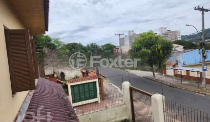 Casa com 3 quartos à venda na Rua Octávio de Souza, 425, Teresópolis, Porto Alegre, 230 m2 por R$ 849.000
