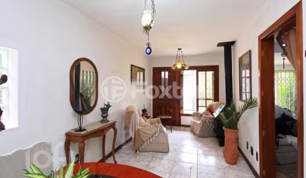 Casa com 3 quartos à venda na Rua Liberal, 1375, Tristeza, Porto Alegre, 149 m2 por R$ 620.000