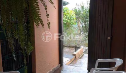 Casa com 2 quartos à venda na Rua Doze de Outubro, 607, Partenon, Porto Alegre, 91 m2 por R$ 450.000