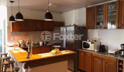 Casa com 3 quartos à venda na Rua Alberto Silva, 1067, Vila Ipiranga, Porto Alegre, 380 m2 por R$ 645.000
