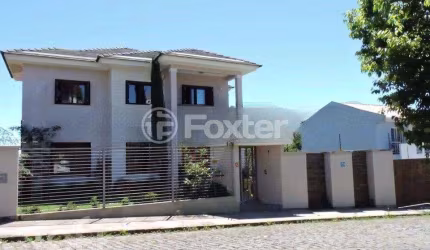 Casa com 7 quartos à venda na Rua Léo Guerra, 43, Nossa Senhora da Saúde, Caxias do Sul, 549 m2 por R$ 3.700.000