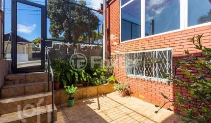Casa com 3 quartos à venda na Rua Batista Xavier, 289, Partenon, Porto Alegre, 123 m2 por R$ 446.500