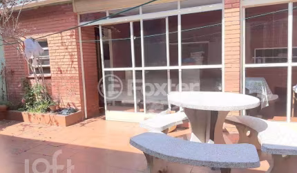 Casa com 3 quartos à venda na Rua Nossa Senhora Medianeira, 95, Medianeira, Porto Alegre, 250 m2 por R$ 529.000