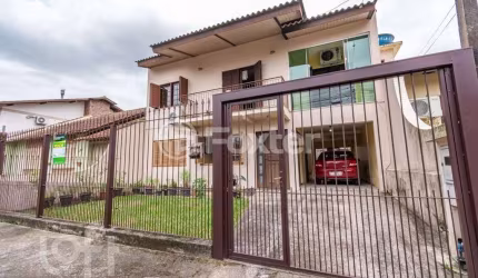 Casa com 4 quartos à venda na Rua Teresópolis, 425, Parque da Matriz, Cachoeirinha, 199 m2 por R$ 490.000