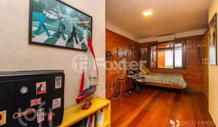 Casa com 3 quartos à venda na Rua Charruas, 204, Espírito Santo, Porto Alegre, 220 m2 por R$ 1.350.000