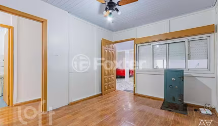 Casa com 5 quartos à venda na Rua Caldre e Fião, 153, Santo Antônio, Porto Alegre, 156 m2 por R$ 425.000