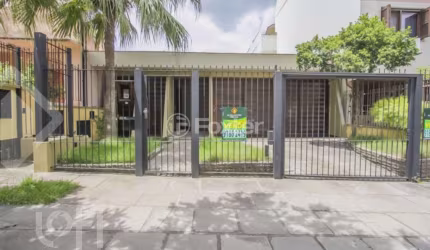 Casa com 5 quartos à venda na Rua Professor Ivo Corseuil, 344, Petrópolis, Porto Alegre, 333 m2 por R$ 1.100.000
