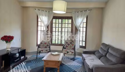 Casa com 4 quartos à venda na Rua Jayme Saul de Borba, 21, Espírito Santo, Porto Alegre, 170 m2 por R$ 820.000