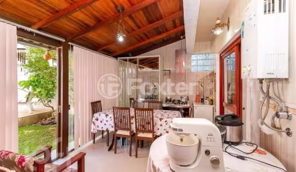 Casa com 3 quartos à venda na Rua Carlos Maximiliano Fayet, 230, Hípica, Porto Alegre, 149 m2 por R$ 860.000