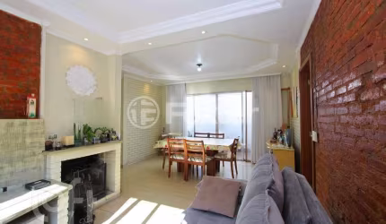 Casa com 3 quartos à venda na Rua Doutor Barcelos, 1970, Tristeza, Porto Alegre, 440 m2 por R$ 850.000