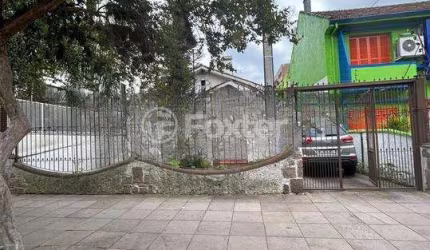 Casa com 3 quartos à venda na Rua Gonçalves Dias, 1049, Menino Deus, Porto Alegre, 561 m2 por R$ 2.500.000
