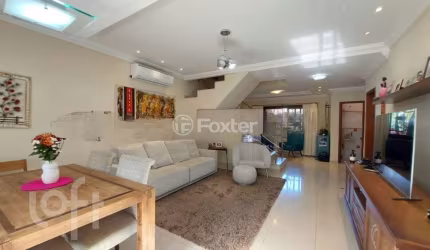 Casa com 3 quartos à venda na Rua Moacyr Godoy Ilha, 202, Espírito Santo, Porto Alegre, 360 m2 por R$ 890.000