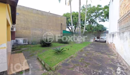 Casa com 2 quartos à venda na Rua Ouro Preto, 764, Jardim Floresta, Porto Alegre, 317 m2 por R$ 450.000